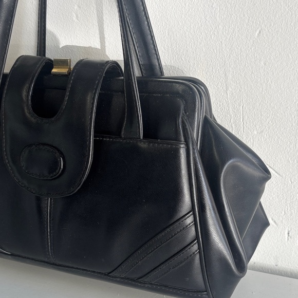 Vintage Black Leather Shoulder Bag - Picture 3 of 12